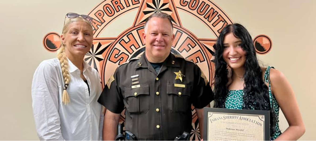 Sheriffs with Scholarship winner